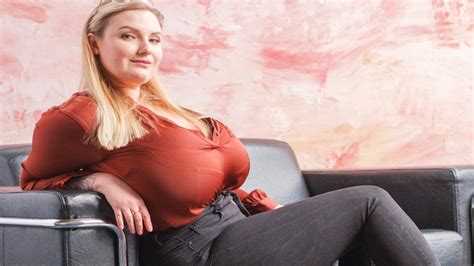 Kira Liv shows you a pose with her yummy huge breasts